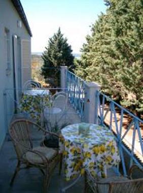 Fr�hst�ck auf dem Balkon