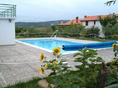 Pool, Fitnessstudio und Meerblick