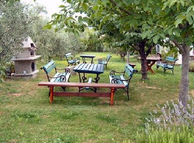 Riesen gro�er Garten mit Grill und Platz zum Spielen