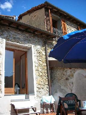 Ferienhaus in Apricale (Imperia) oder Ferienwohnung oder Ferienhaus