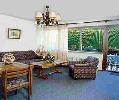 Wohnzimmer mit Blick �ber die Weinberge ins Rheintal
