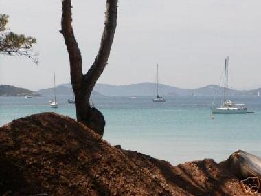 Bucht einer der Inseln von Hyeres
