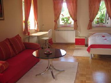 Das zweite Wohn-Schlafzimmer