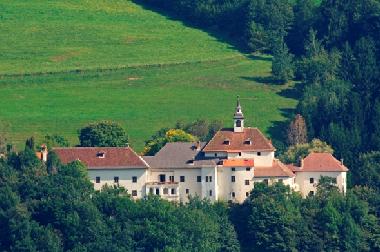 Schloss von der S�dseite www.castello-rothenthurn.at