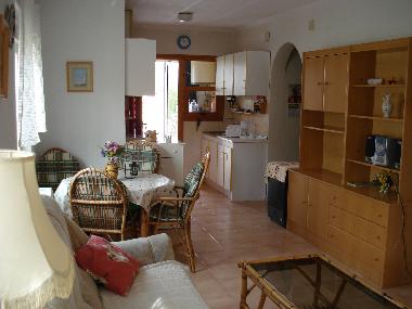 Wohnzimmer und K�che