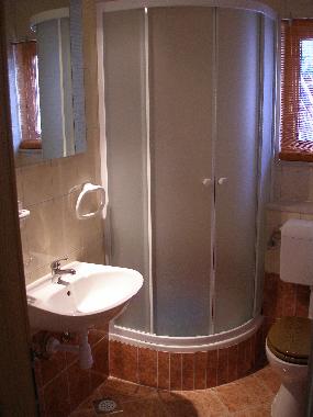 Badbeispiel mit Dusch/WC - Alle 6 App. haben identische B�der