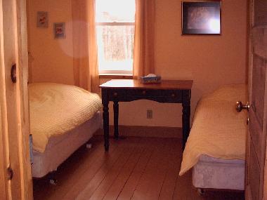 Zimmer mit zwei Einzelbetten, oben