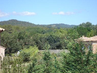Blick von der Terrasse und aus dem Garten