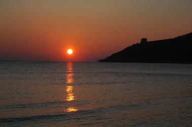 Sonnenuntergang am Strand von Scauri, Blick Goldener Berg