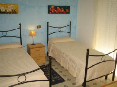3 Schlafzimmer mit jeweils 2 Betten
