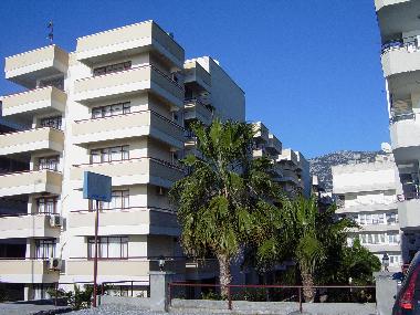 Das Wohnhaus,ganz oben befindet sich die Ferienwohnung