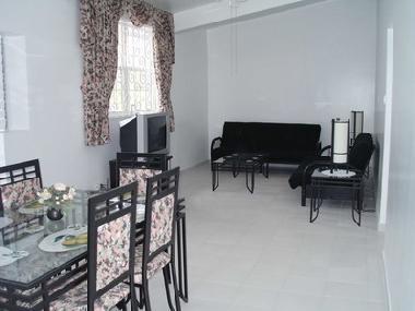 Michelin Apt. Nr. 2 Ess-Wohnzimmer mit 2 Sofa Betten