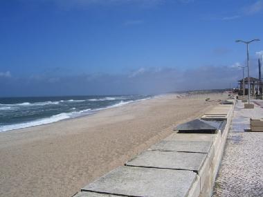Der lokale Strand nur 30 meter