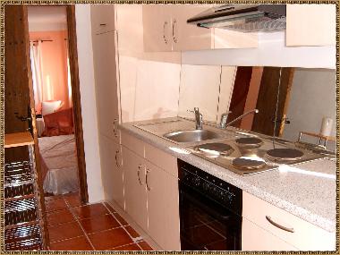 K�che mit Herd, Backofen, K�hlschrank, Kaffeemaschine, etc