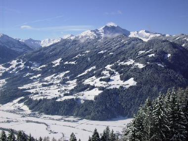  Ausblick ins Zillertal direkt von unserem Hof