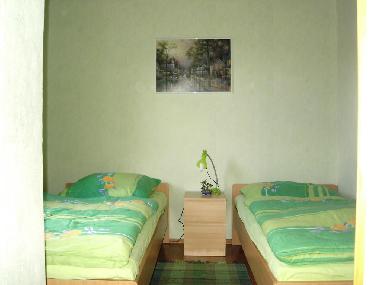 Schlafzimmer mit 2 Einzelbetten