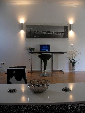 Internet-Point mit Laptop - Emails abfragen, oder schauen was in Hamburg los ist