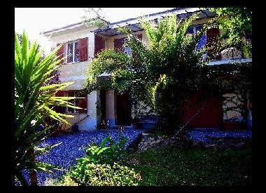 Die Villa Martinello, eingebettet in die typisch ligurische Landschaft