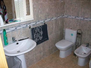 Badezimmer mit Dusche