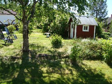 Das kleine Ferienhaus f�r die Kinder (mit Spielm�beln ausgestattet).