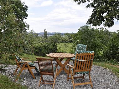 Blick von der Terrasse zum See