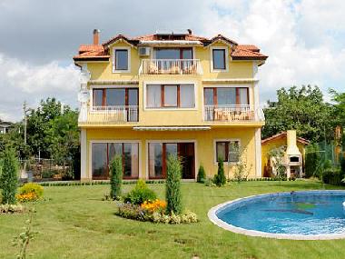 HolidayVarna mit private Pool und BBQ