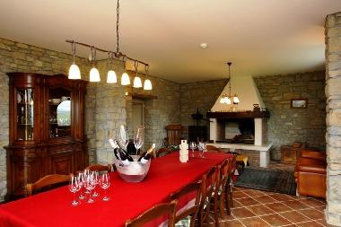 Grosse Taverne mit offenem Kamin