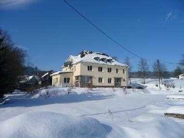 Winteransicht Ferienhaus Edertal - 2 Wohnungen 122 und 178 m