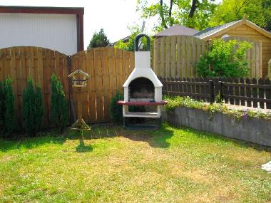 Im eigener Garten der Grillplatz