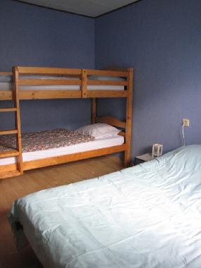 Schlafzimmer 1