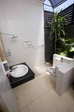 Pension in Brawa, Canggu (Bali) oder Ferienwohnung oder Ferienhaus