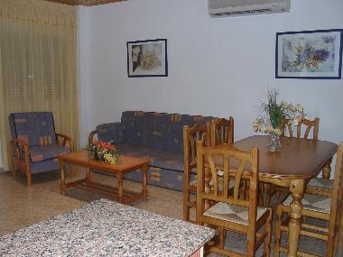 Sitzecke und Tisch f�r 6 Personen