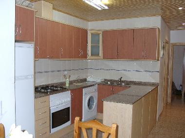 K�che mit Backofen, Gaskochfeld und Waschmaschine