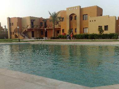 Pool vor der Haust�r