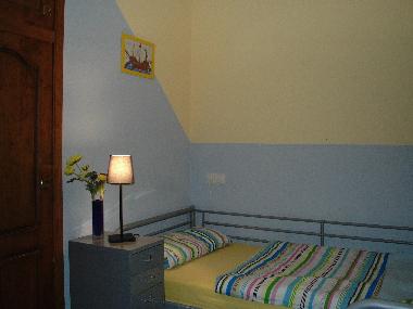 Blick ins 2. Schlafzimmer Bet 0,9 x 2,0 m