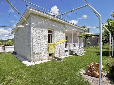 Ferienhaus in Saguramo (Mts�khet�is Raioni) oder Ferienwohnung oder Ferienhaus