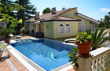 Villa in Kostrena (Primorsko-Goranska) oder Ferienwohnung oder Ferienhaus