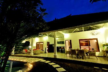 Villa in Sminyak (Bali) oder Ferienwohnung oder Ferienhaus