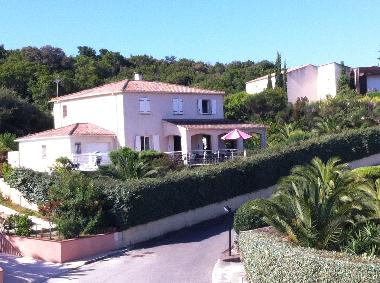 Villa in PIETROSELLA (Corse-du-Sud) oder Ferienwohnung oder Ferienhaus