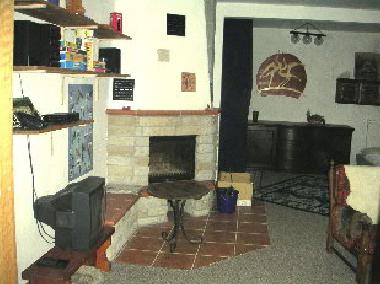 Die Kaminseite des Wohnzimmers