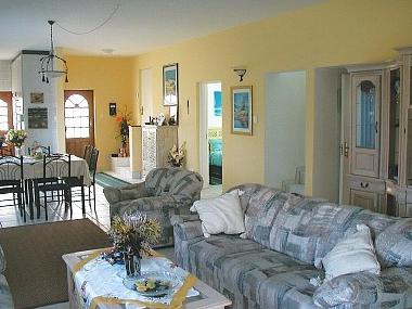 �bersicht Living area mit Eingangsbereich