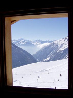 Blick aus dem Dachraumfenster Richtung Weisshorn