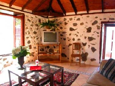 Das Wohnzimmer des Ferienhauses Botazzi mit SAT/TV