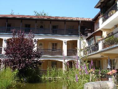 Innenhof mit Wassergartenlandschaft