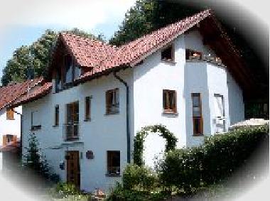 Einfamilienhaus mit Ferienwohnung im Erdgescho�