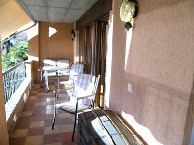 Vom sonnigen Balkon geniessen Sie eine phantastische Sicht