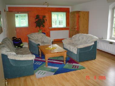 Wohnzimmer ca.35 qm mit hochwertigen Laminat