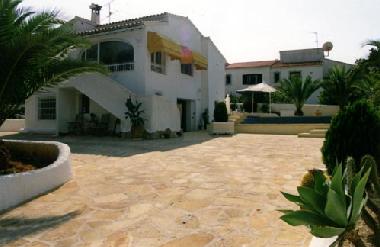 Auffahrt zur Villa Caroline