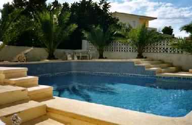 48 qm Pool mit rmischer Treppe