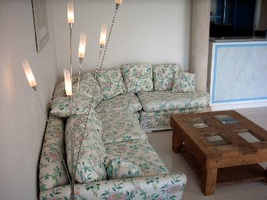 grozgiges Wohnzimmer - mit SAT-TV - ideal fr bis zu 2 Mieter